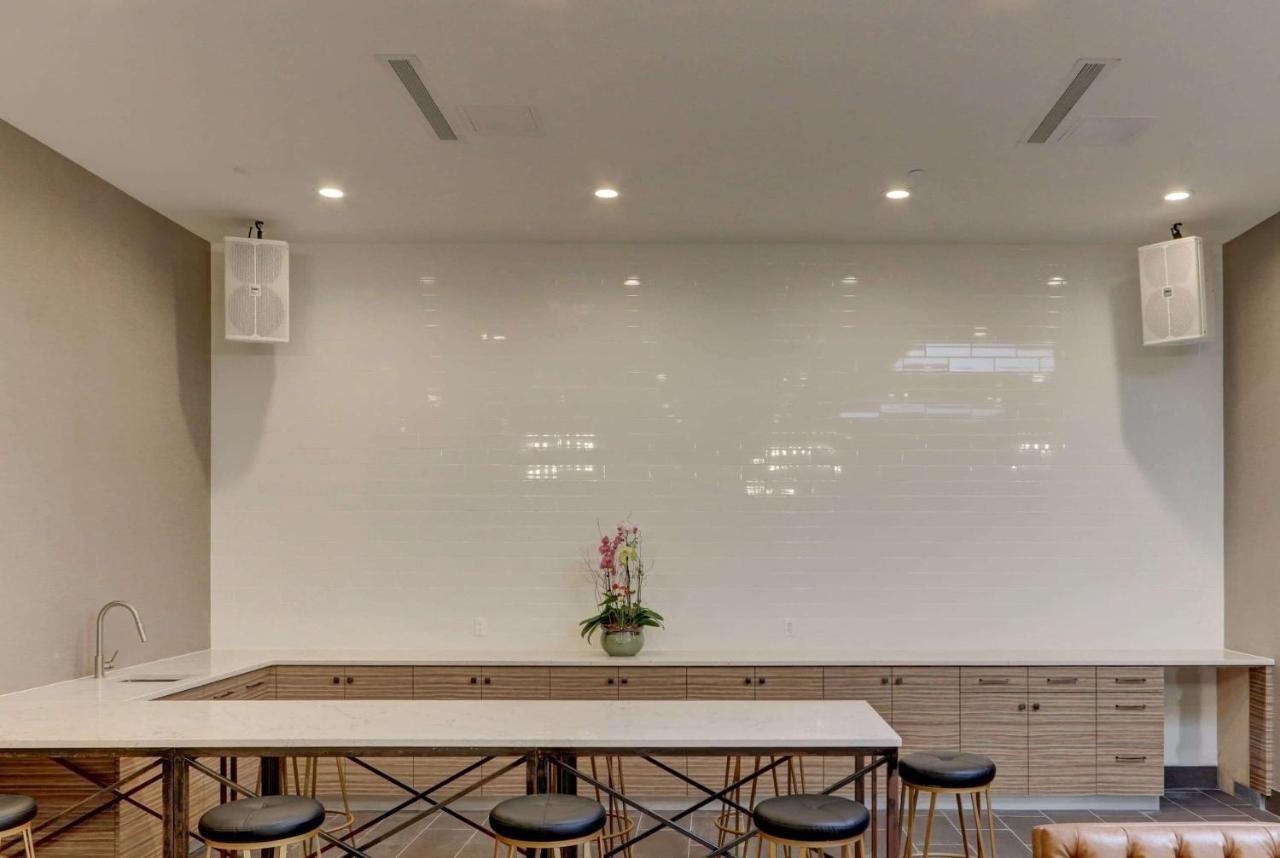 Microtel Inn By Wyndham Long Island City New York Exteriér fotografie