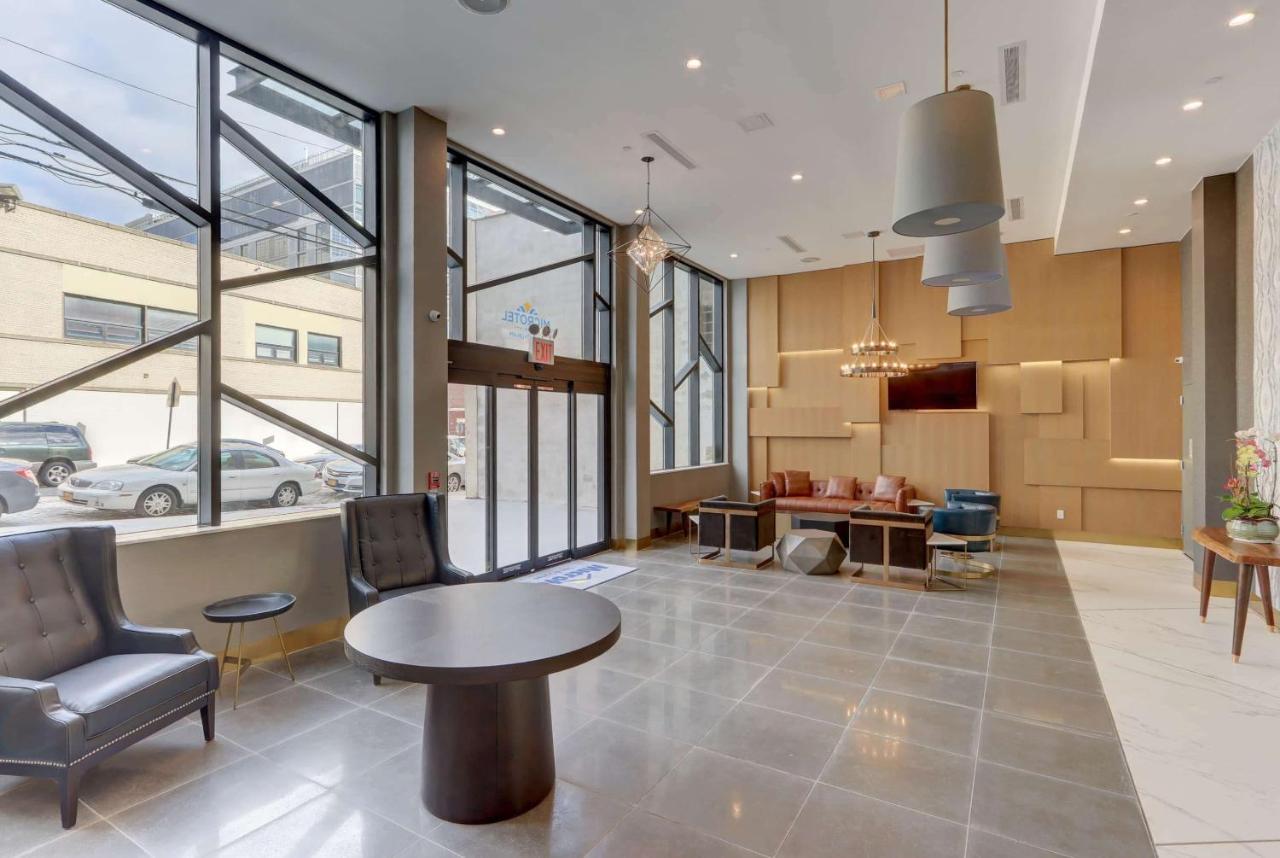 Microtel Inn By Wyndham Long Island City New York Exteriér fotografie