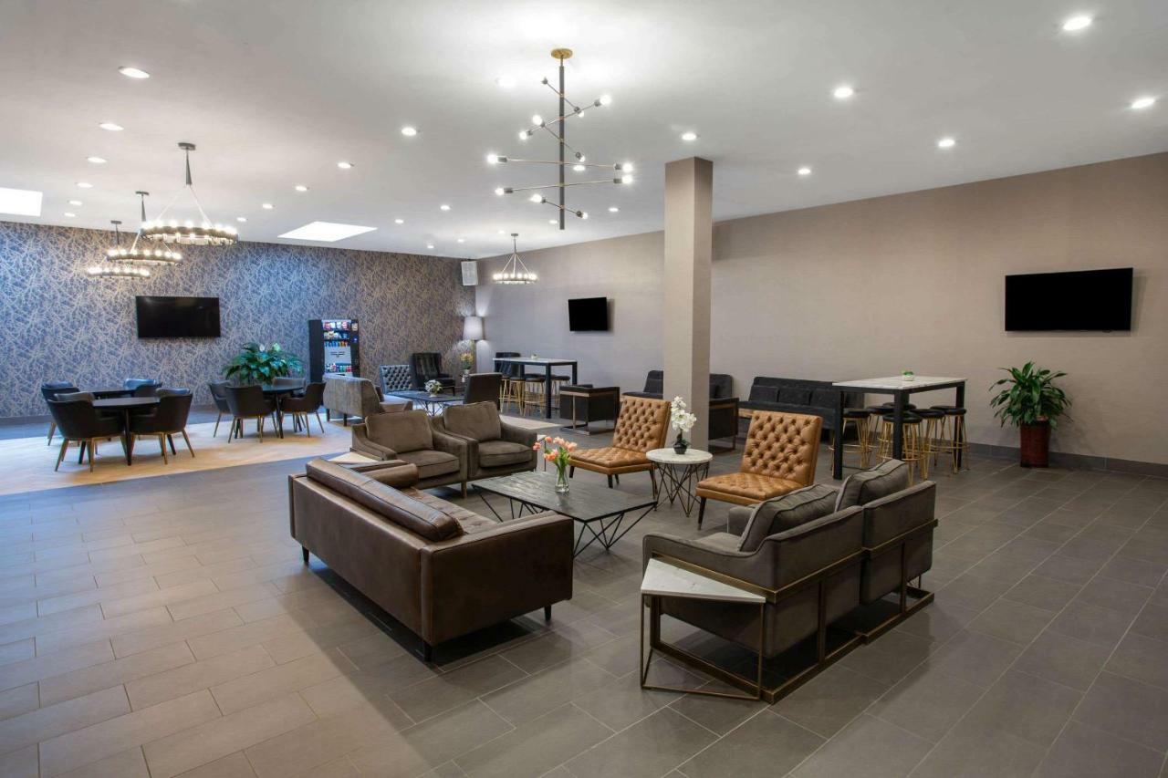 Microtel Inn By Wyndham Long Island City New York Exteriér fotografie