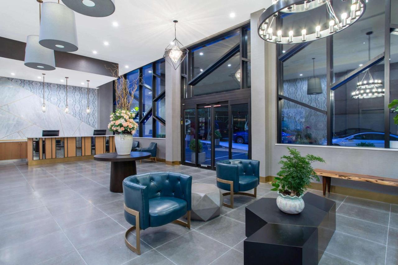 Microtel Inn By Wyndham Long Island City New York Exteriér fotografie