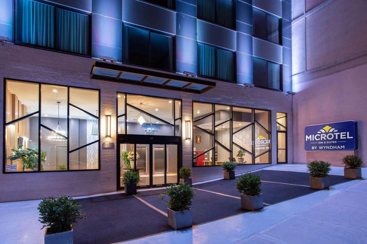 Microtel Inn By Wyndham Long Island City New York Exteriér fotografie